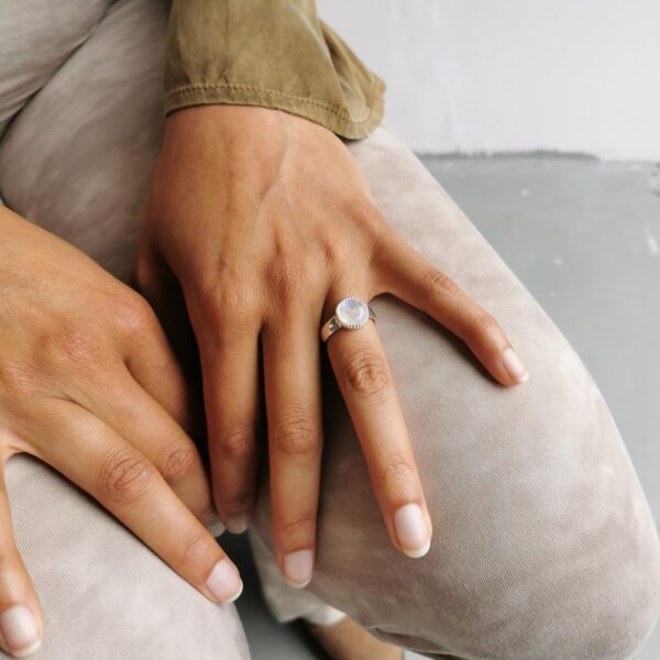 DAHLIA moonstone silver ring