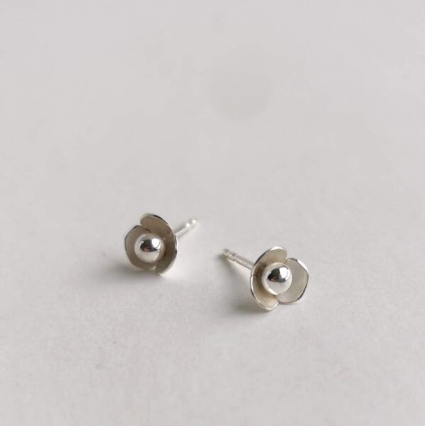 HORTENSIA silver studs - Image 2