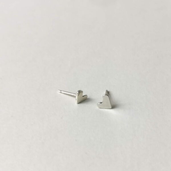 HEARTBEAT silver studs - Image 3