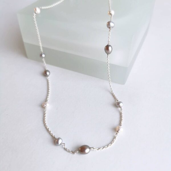 FLOCK OF PEARLS, silver necklace with freshwater pearls - Image 4
