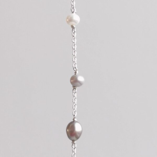 FLOCK OF PEARLS, silver necklace with freshwater pearls - Image 2
