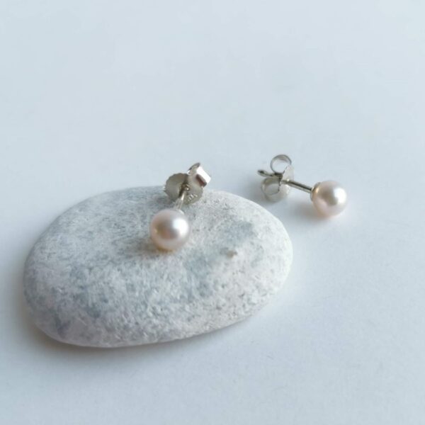 SNOWBERRY, silver stud earrings pearl - Image 2