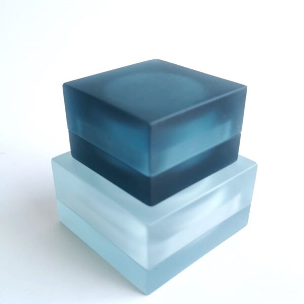 NICE CUBE SET 181, two resin boxes S-M - Image 3