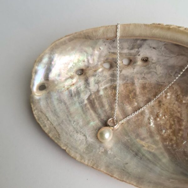 BUNNY silver pearl necklace